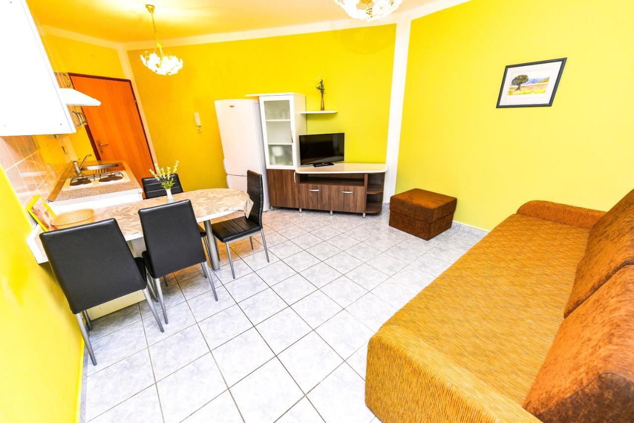 Apartments Hope Novalja Exterior photo