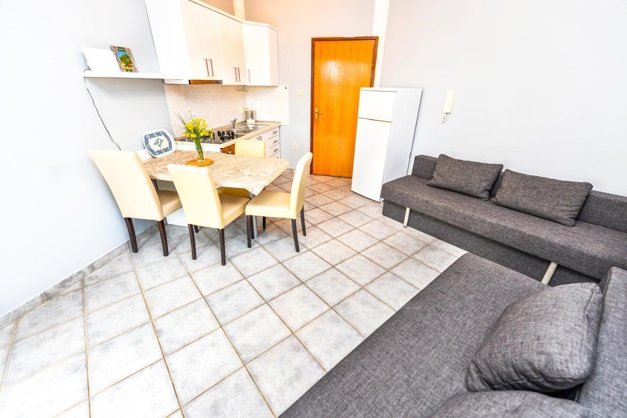Apartments Hope Novalja Exterior photo