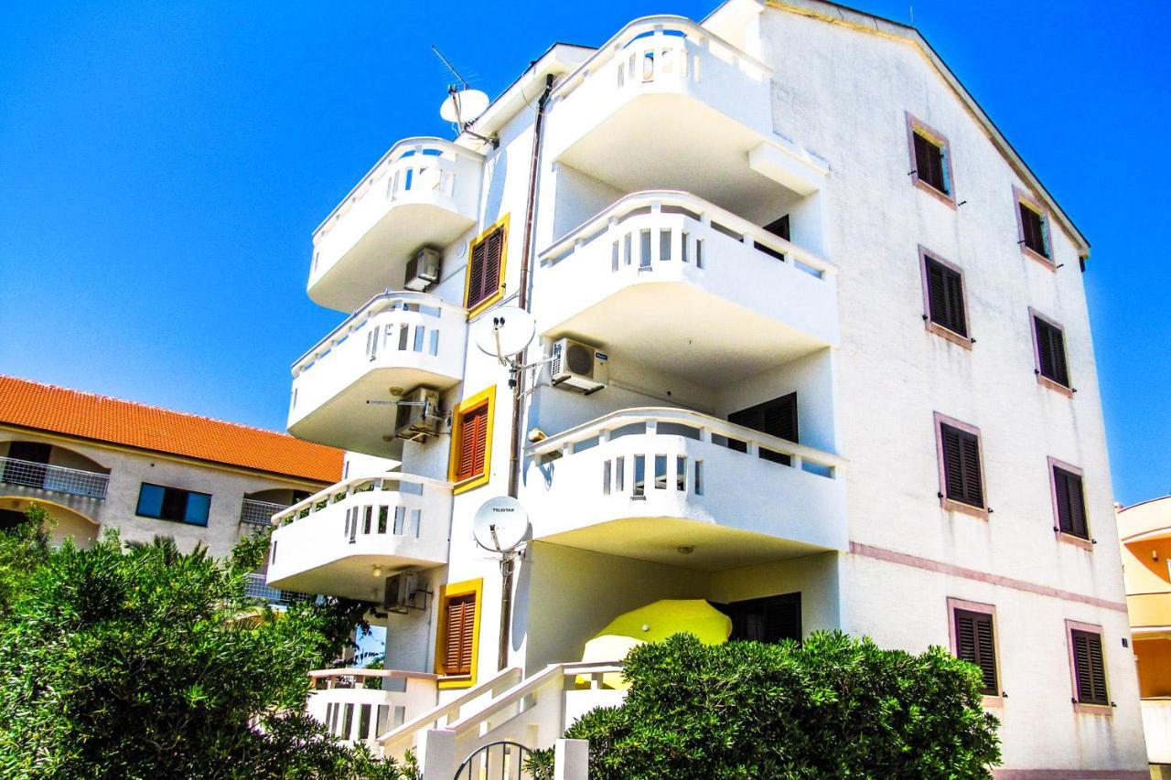 Apartments Hope Novalja Exterior photo