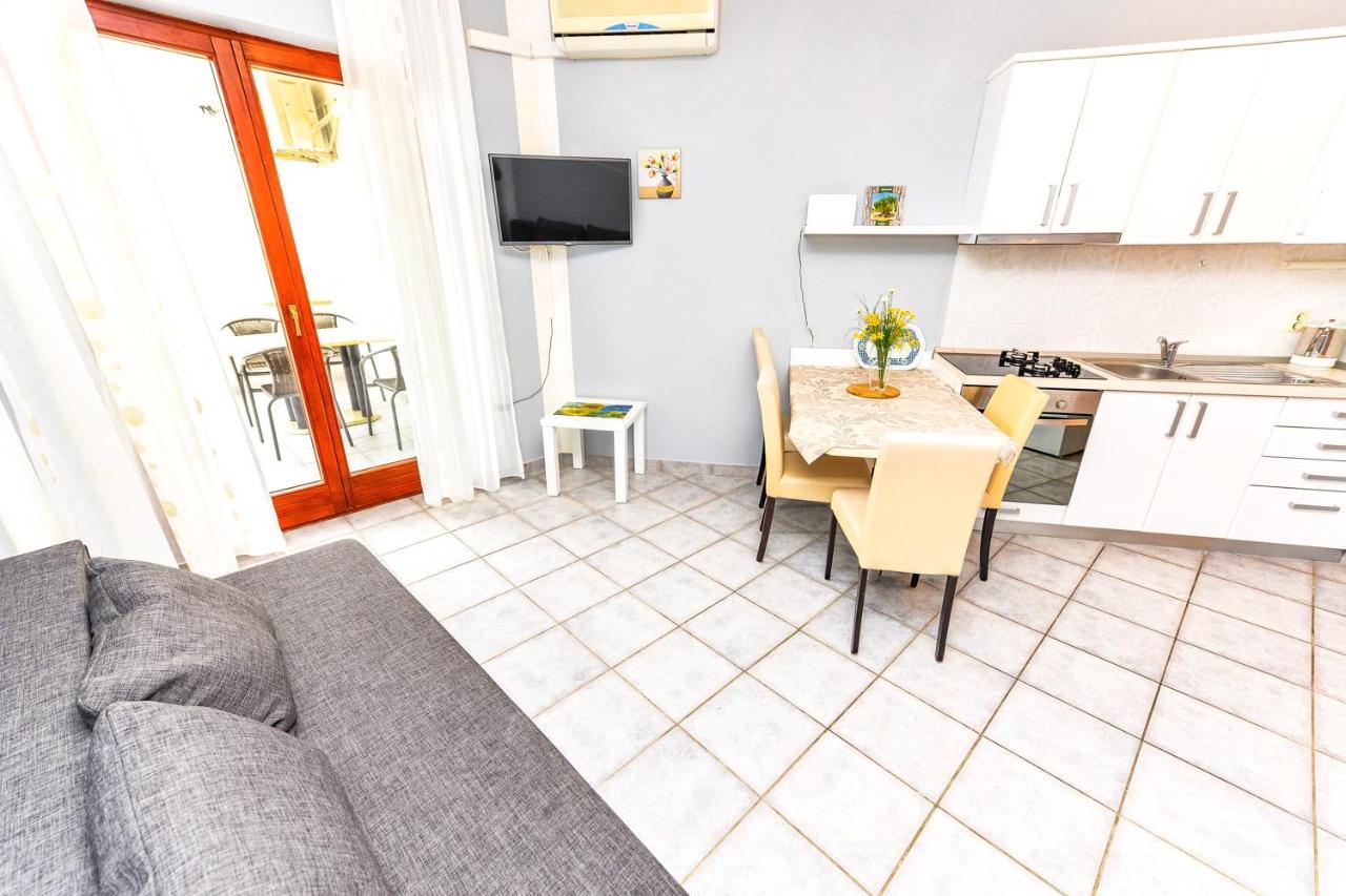 Apartments Hope Novalja Exterior photo