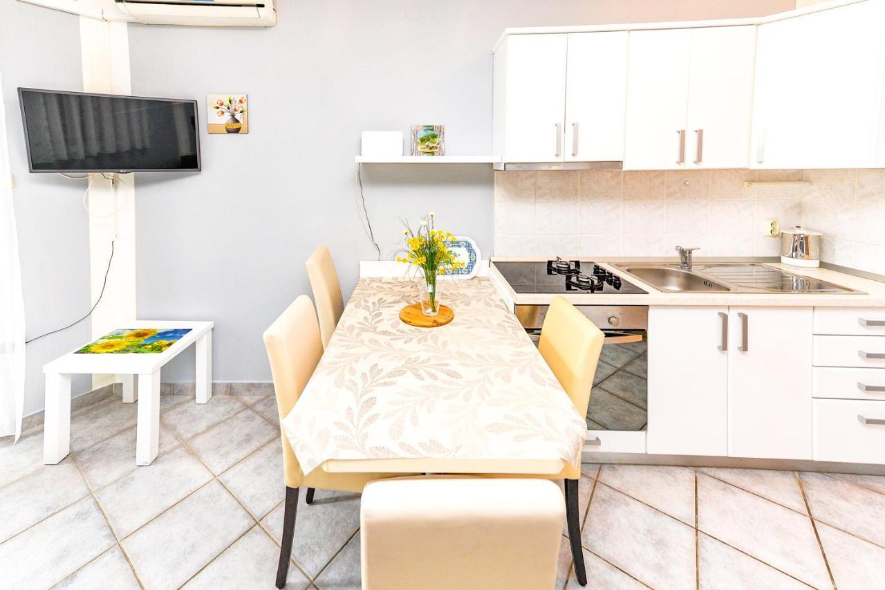 Apartments Hope Novalja Exterior photo
